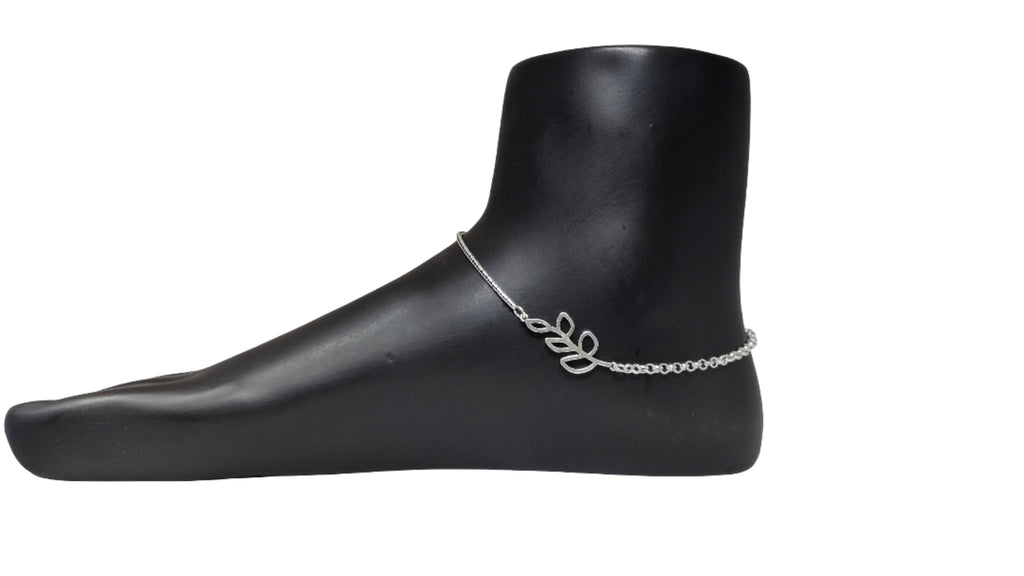 92.5 Italian Sterling Silver Anklet with a leaf motif