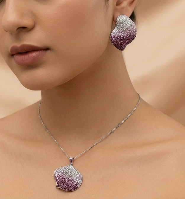 92.5 Sterling Silver Shell / Wavy Leaf Design Pendant Set
