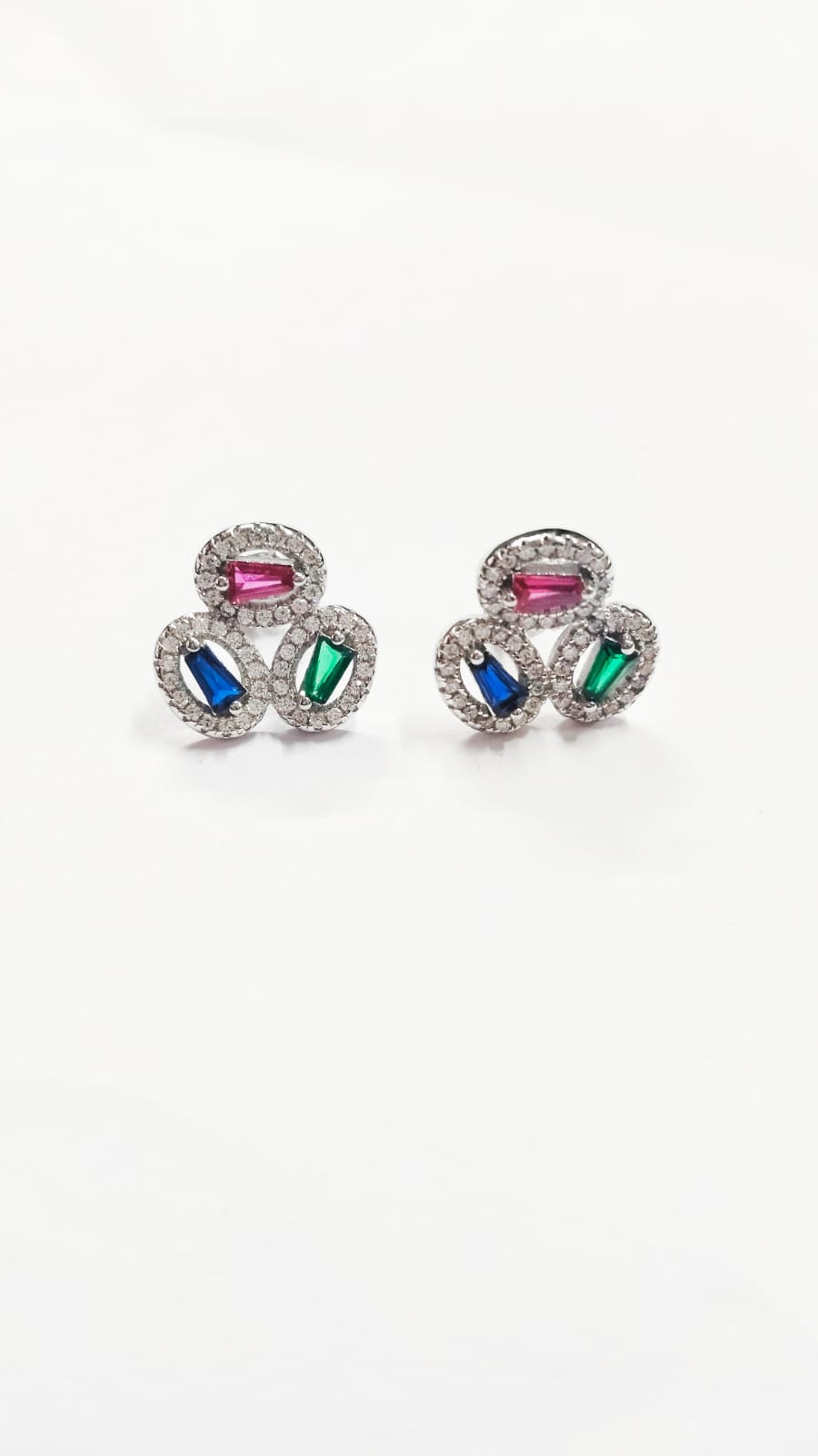 92.5 Sterling Silver Emerald Earring – Elegant, Timeless Luxurious