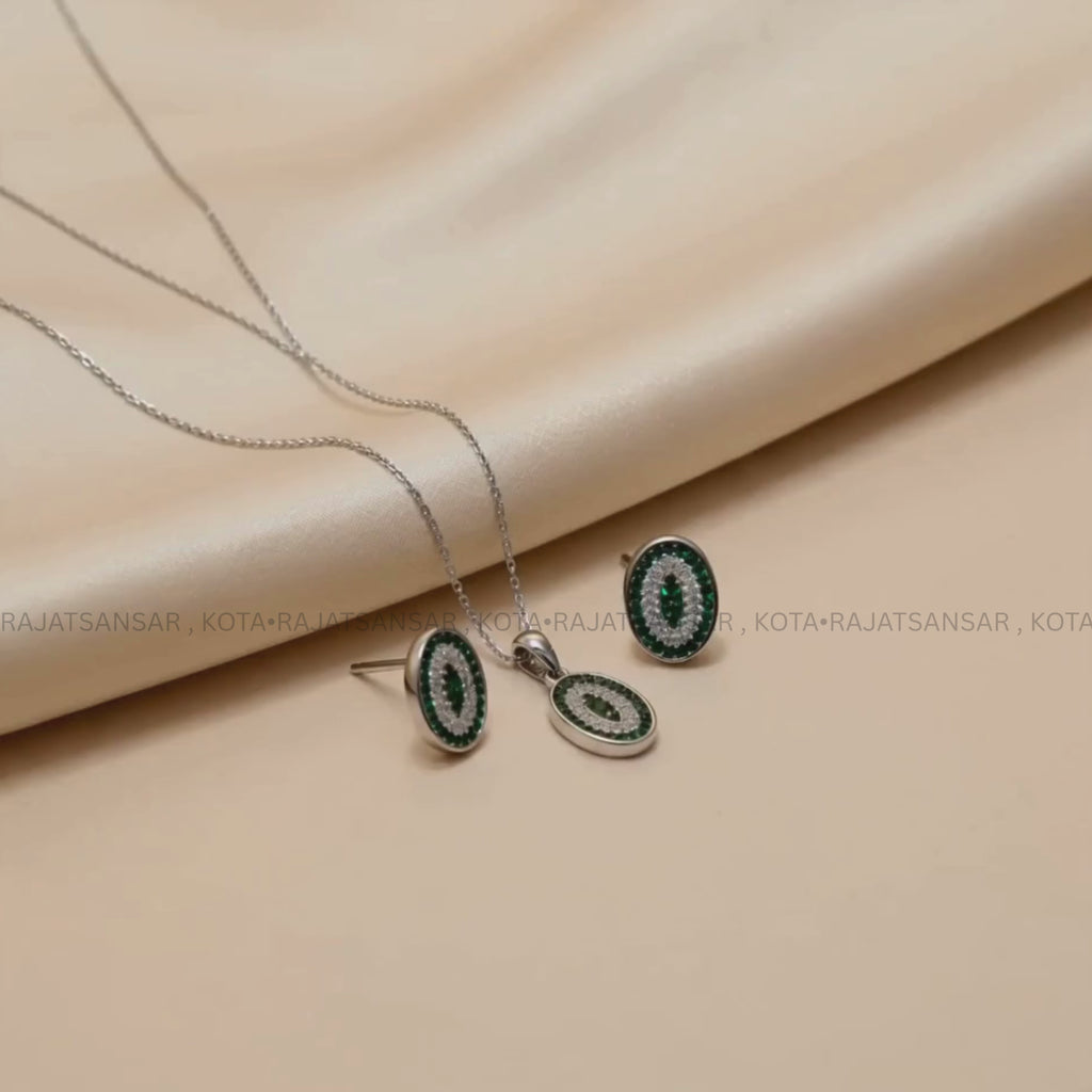 92.5 Sterling Silver Oval Circular Emerald Green and white Stone Pendant Set